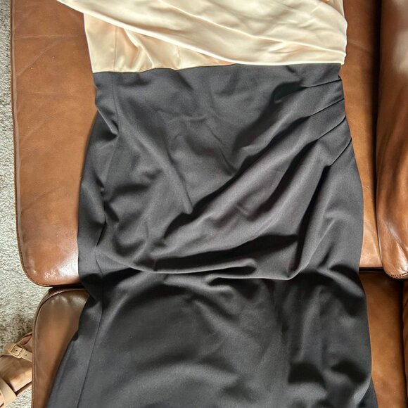 Betsy & Adam off the shoulder gown black and cream Size 14 perfect condition! - Picture 7 of 7